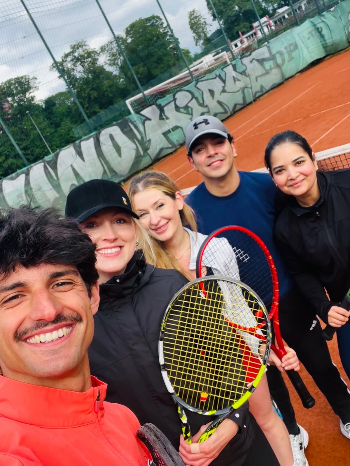 🎾 Professioneller Tennisunterricht in Köln (Erwachsene) Individuelles Training für Anfänger & Fortgeschrittene